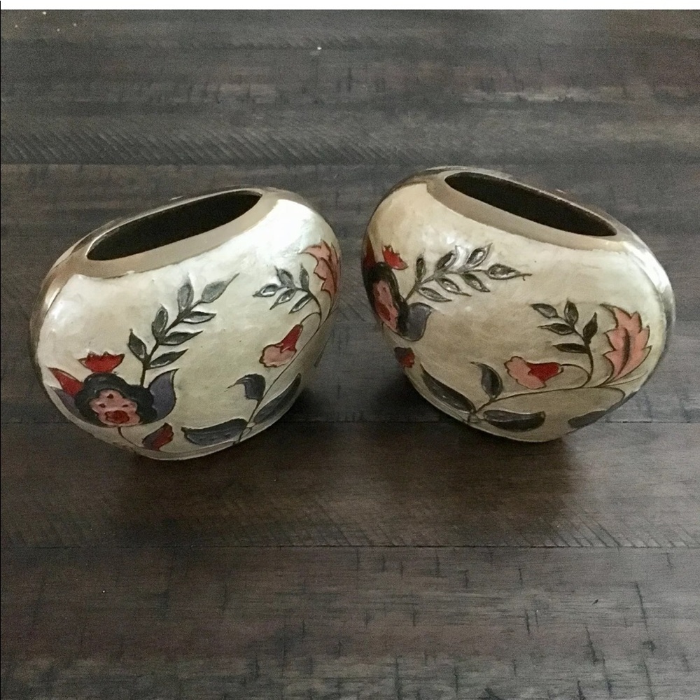🛍2 Solid Brass Embossed Floral Vintage Vases.🛍
